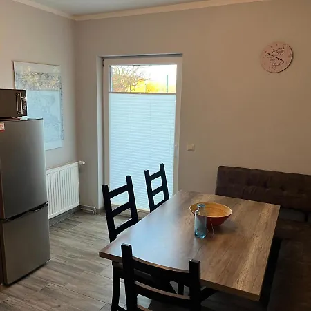 Bullerbue Διαμέρισμα Lohme